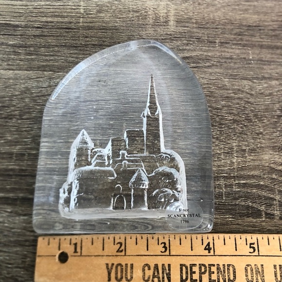 Scancrystal Castle Crystal Paperweight - Picture 6 of 15